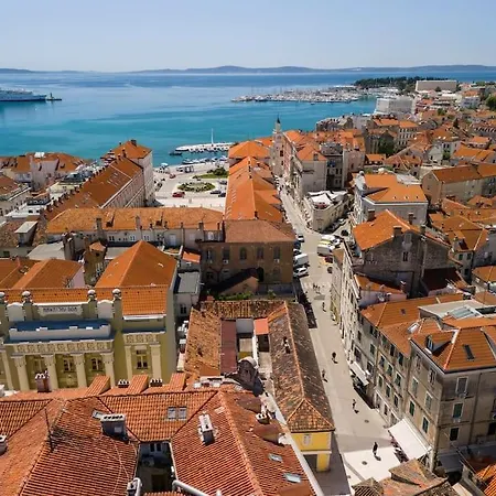 Luksuzni Stan U Centru Splita * Split